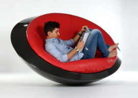 Futuristic-rocking-chair-1-640×457